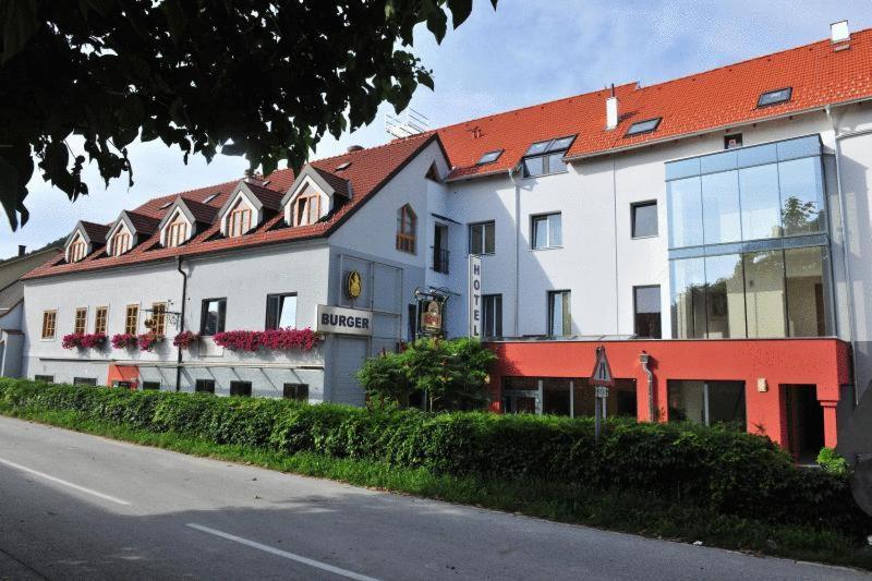 Gasthof Hotel Zur Goldenen Krone Furth bei Gottweig Bagian luar foto